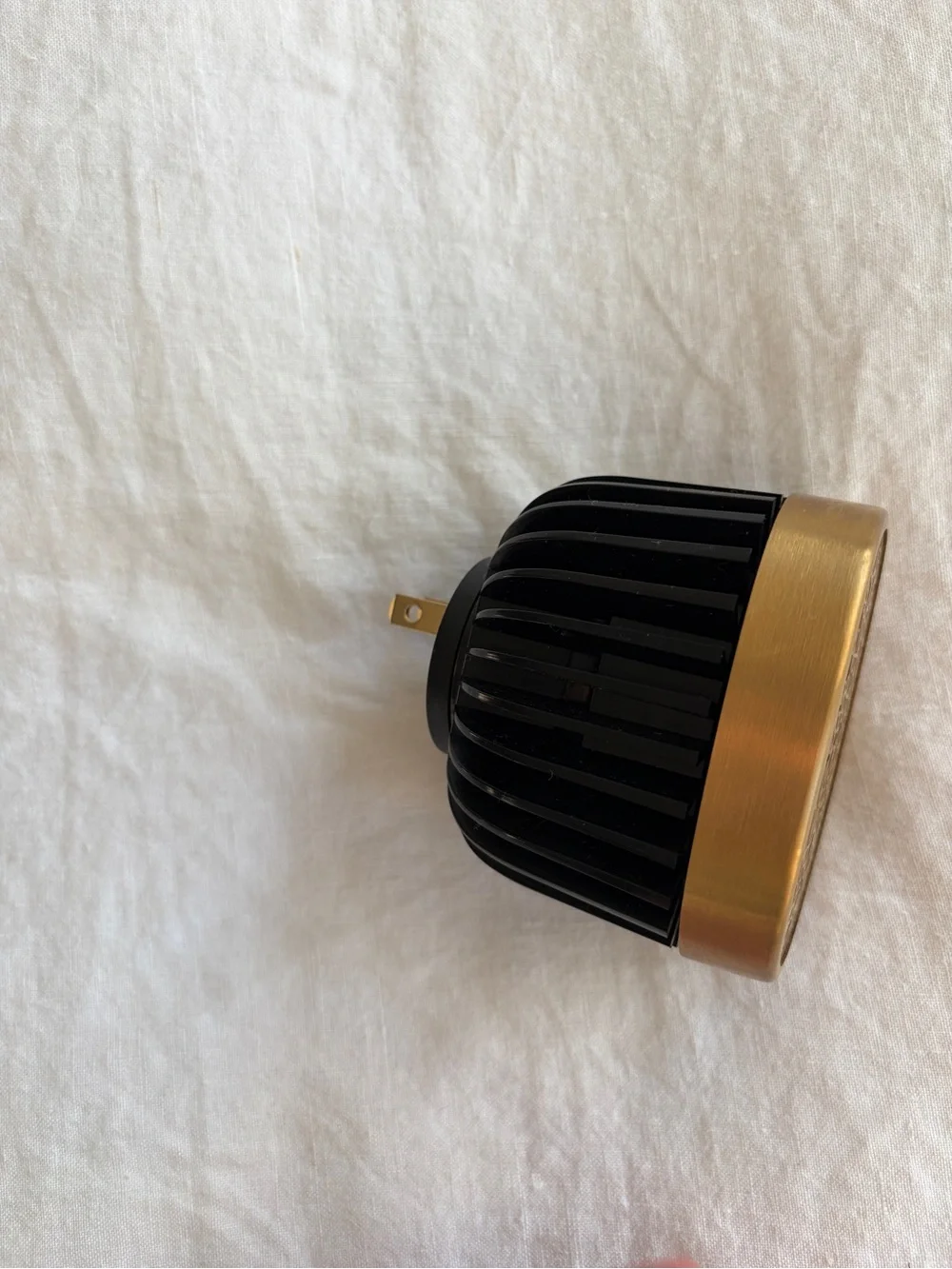 Diptyque Electric Diffuser Wall Plug In + 34 Blvd Saint Germain Insert